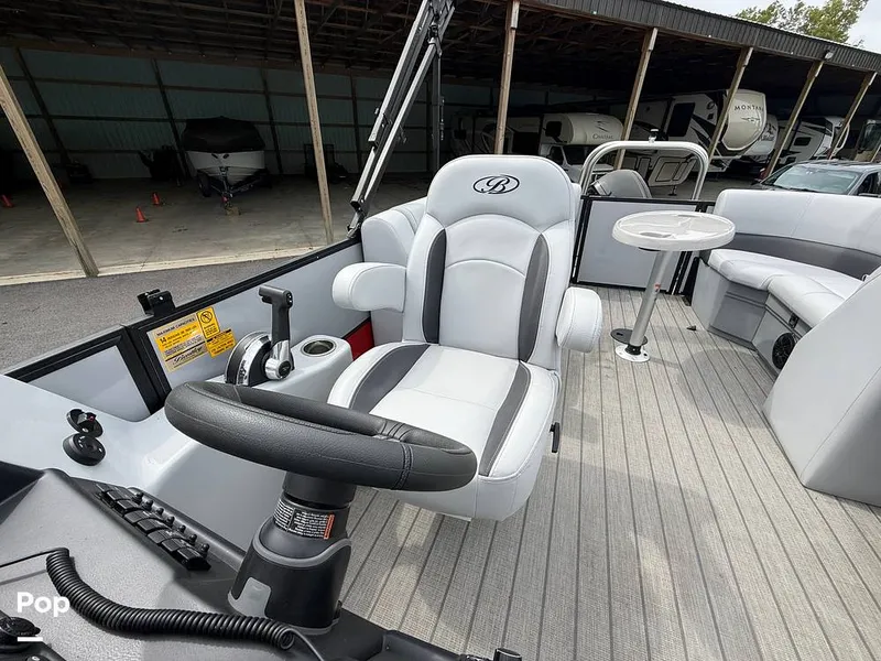 Slide: The Image of Bentley Pontoons Legacy Series 200 2024 - 16427967