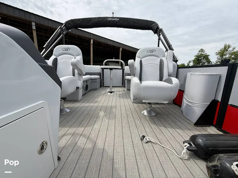 Slide: The Image of Bentley Pontoons Legacy Series 200 2024 - 16427968