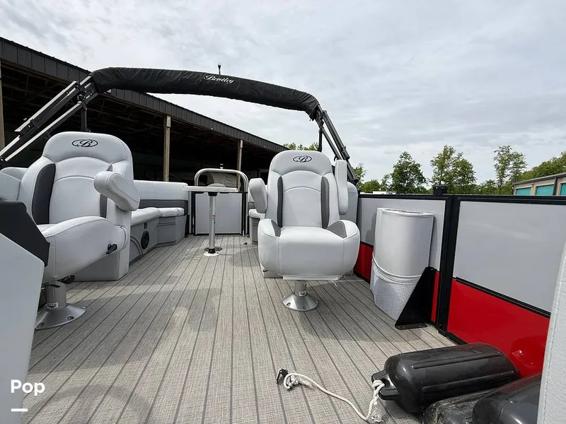 Slide: The Image of Bentley Pontoons Legacy Series 200 2024 - 16427969