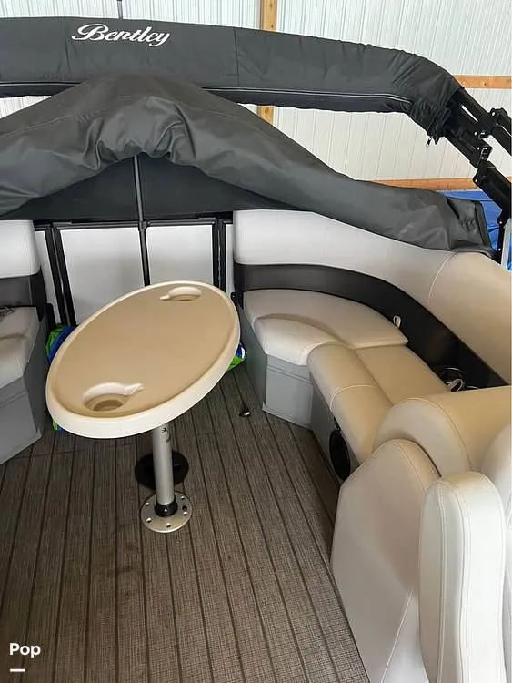 Slide: The Image of Bentley Pontoons Legacy Series 200 2024 - 16404125