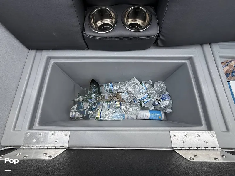 Slide: The Image of Bentley Pontoons Legacy Series 200 2024 - 16427977