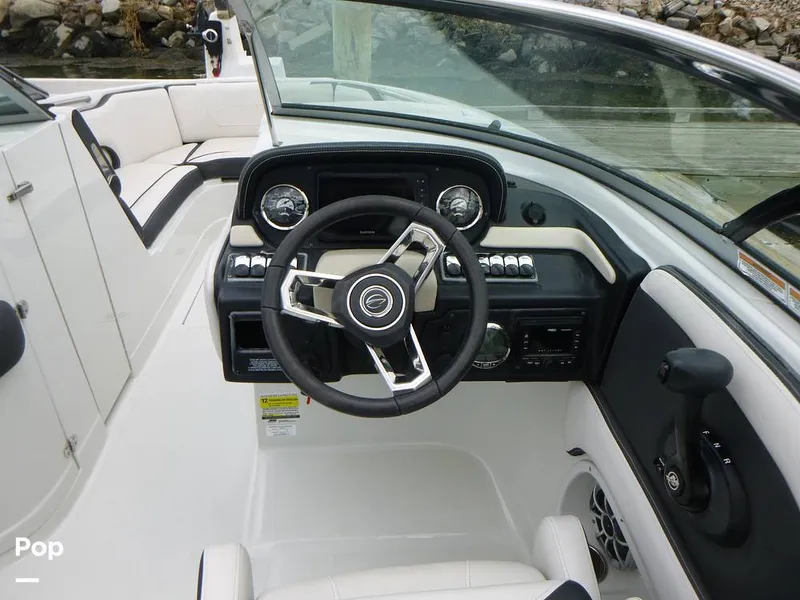 Slide: The Image of Crownline Boats 250 XSS 2023 - 16443872