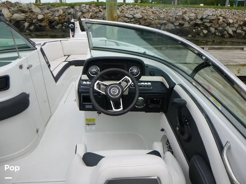 Slide: The Image of Crownline Boats 250 XSS 2023 - 16443854