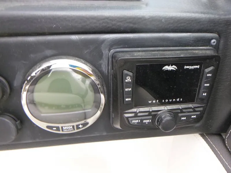 Slide: The Image of Crownline Boats 250 XSS 2023 - 16443863