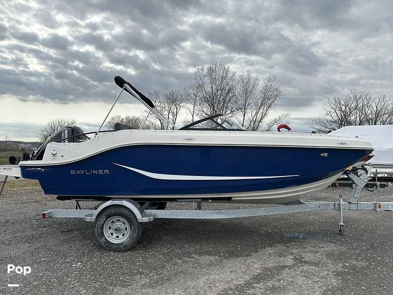 Slide: The Image of Bayliner D20 2025 - 16406569
