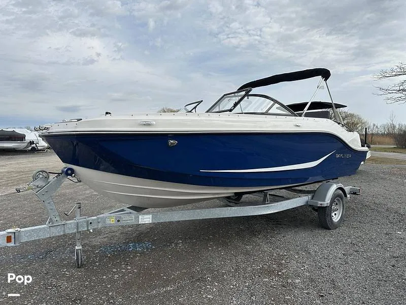 Slide: The Image of Bayliner D20 2025 - 16406570