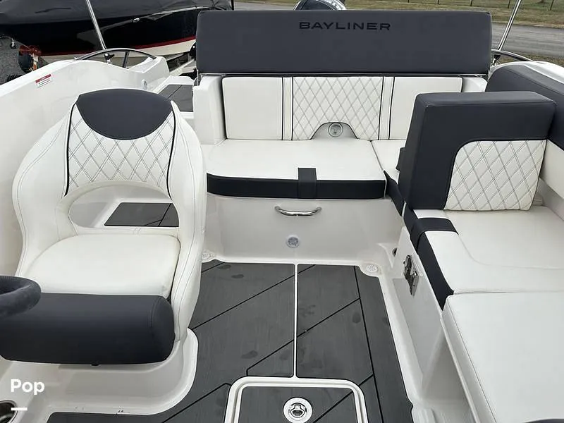 Slide: The Image of Bayliner D20 2025 - 16406592
