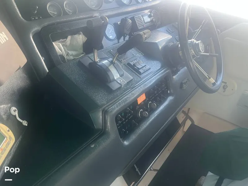 Slide: The Image of Sea Ray Express 370 1992 - 16428583