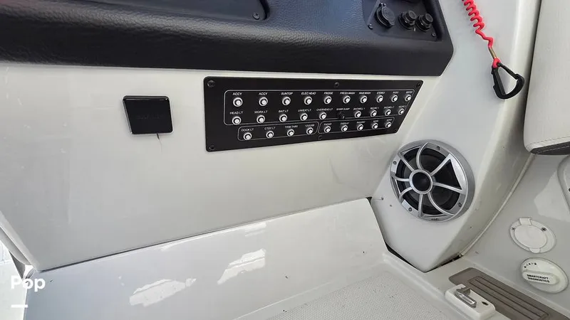 Slide: The Image of Crownline Boats Finseeker 280DC 2024 - 16627503