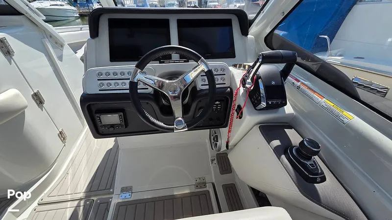 Slide: The Image of Crownline Boats Finseeker 280DC 2024 - 16627491