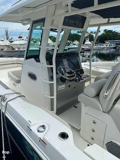 Slide: The Image of Boston Whaler 330 Outrage 2017 - 16409968
