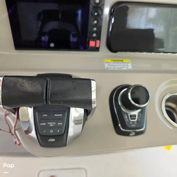 Slide: The Image of Boston Whaler 330 Outrage 2017 - 16442990