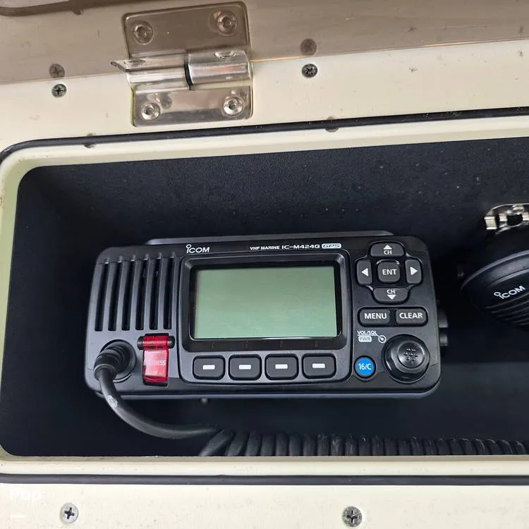 Slide: The Image of Boston Whaler 330 Outrage 2017 - 16442994