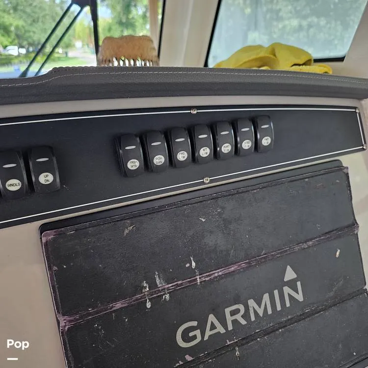 Slide: The Image of Boston Whaler 330 Outrage 2017 - 16442999
