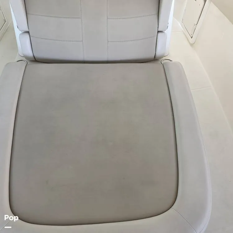 Slide: The Image of Boston Whaler 330 Outrage 2017 - 16443002