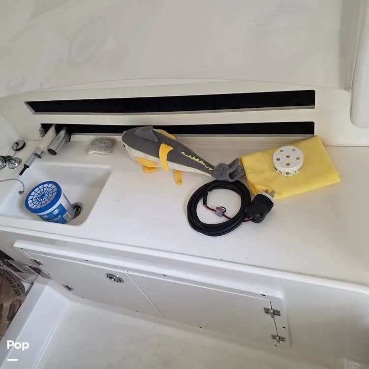 Slide: The Image of Boston Whaler 330 Outrage 2017 - 16443018