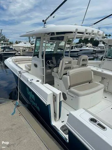 Slide: The Image of Boston Whaler 330 Outrage 2017 - 16409969