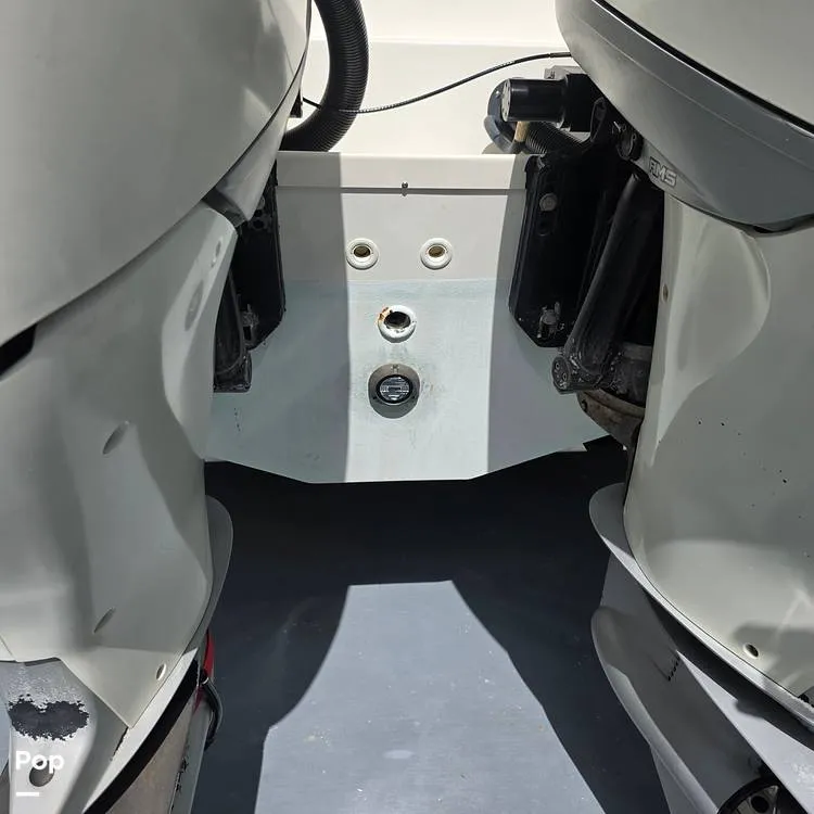 Slide: The Image of Boston Whaler 330 Outrage 2017 - 16443072