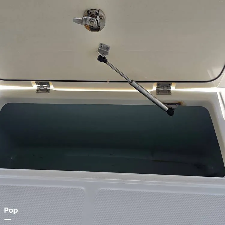 Slide: The Image of Boston Whaler 330 Outrage 2017 - 16443075