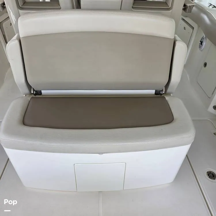Slide: The Image of Boston Whaler 330 Outrage 2017 - 16443077