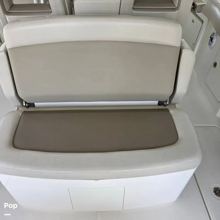 Slide: The Image of Boston Whaler 330 Outrage 2017 - 16443080