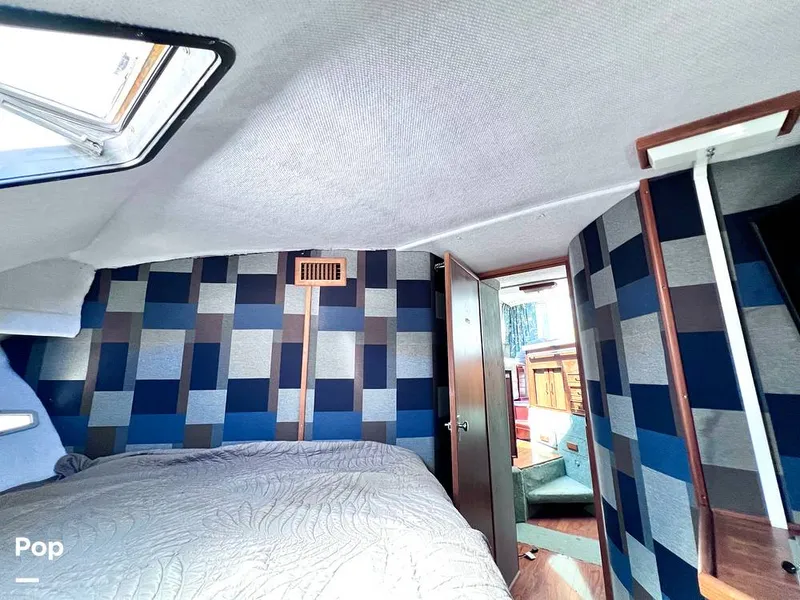 Slide: The Image of Sea Ray 390 Sportfish 1983 - 16517355