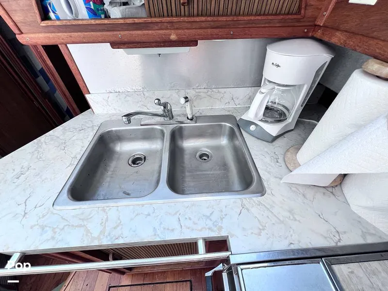 Slide: The Image of Sea Ray 390 Sportfish 1983 - 16517376