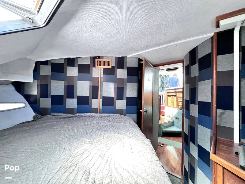 Slide: The Image of Sea Ray 390 Sportfish 1983 - 16517354