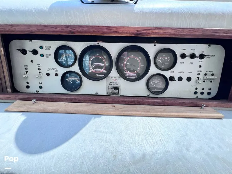 Slide: The Image of Sea Ray 390 Sportfish 1983 - 16517317