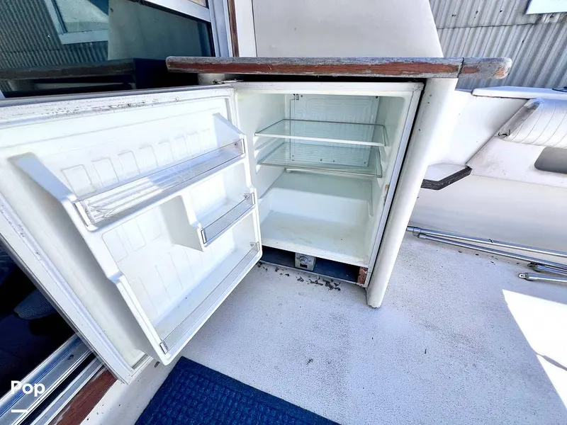 Slide: The Image of Sea Ray 390 Sportfish 1983 - 16517382