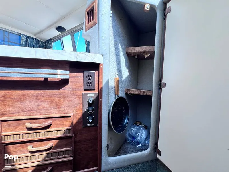 Slide: The Image of Sea Ray 390 Sportfish 1983 - 16517370