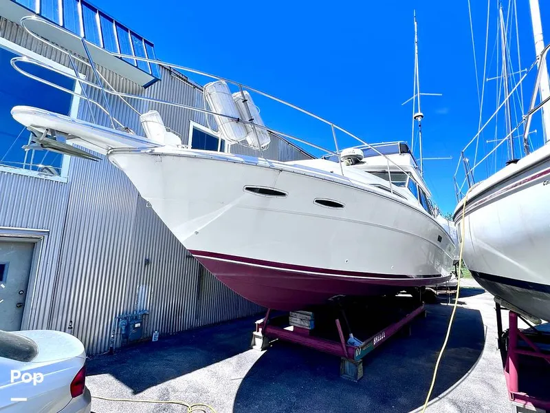 The Image of Sea Ray 390 Sportfish 1983 - undefined