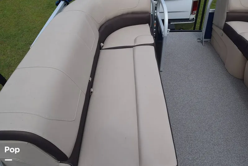 Slide: The Image of Sun Tracker Party Barge 20 DLX 2018 - 16438004