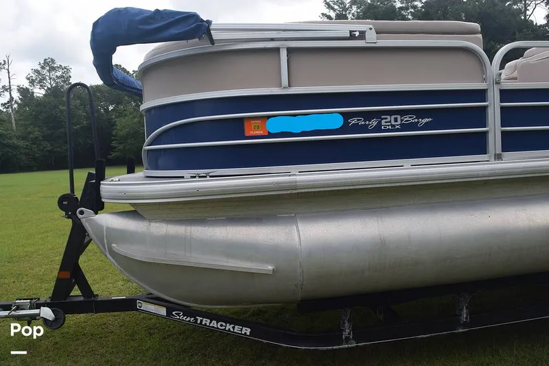 Slide: The Image of Sun Tracker Party Barge 20 DLX 2018 - 16439861