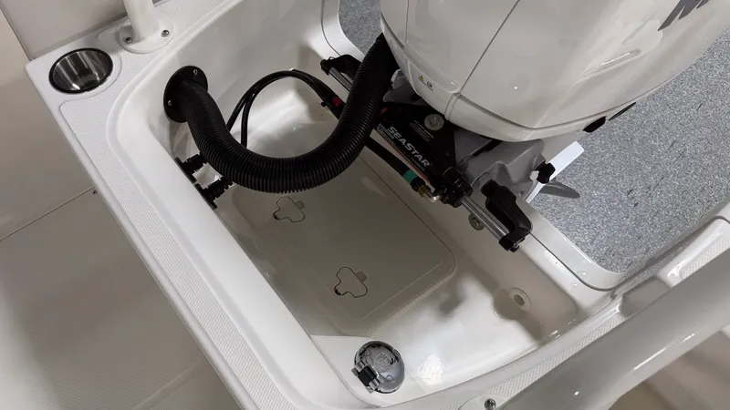 Slide: The Image of Boston Whaler 190 Montauk 2026 - 22