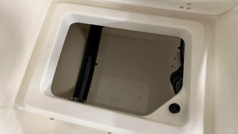 Slide: The Image of Boston Whaler 190 Montauk 2026 - 29