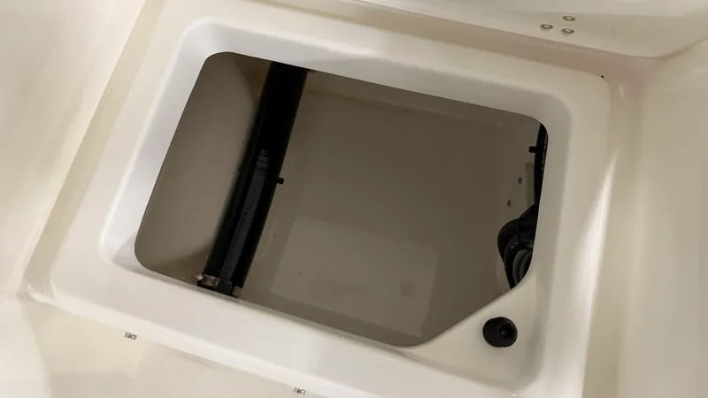 Slide: The Image of Boston Whaler 190 Montauk 2026 - 30