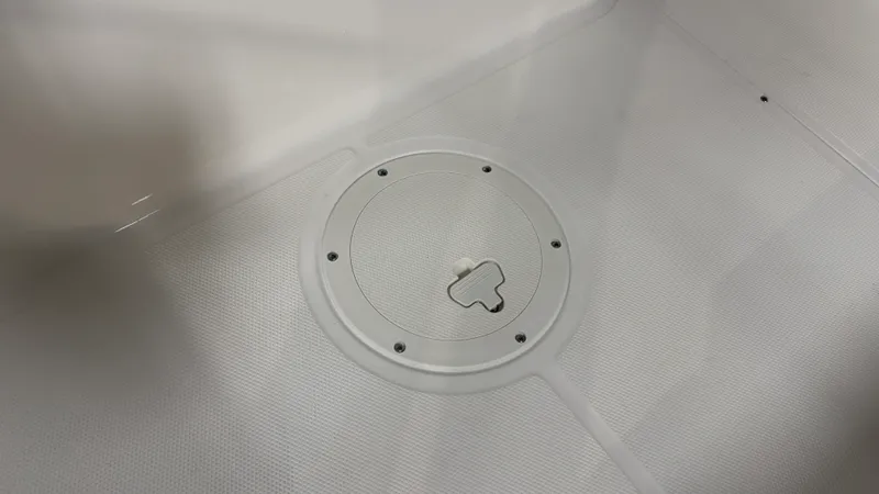 Slide: The Image of Boston Whaler 190 Montauk 2026 - 35