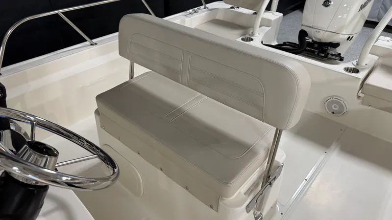 Slide: The Image of Boston Whaler 190 Montauk 2026 - 39
