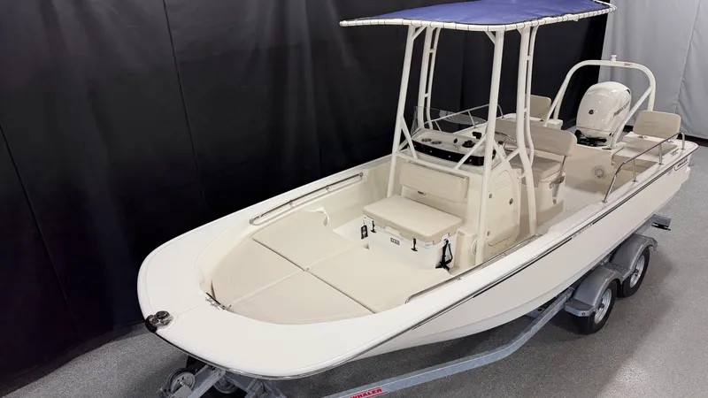 Slide: The Image of Boston Whaler 190 Montauk 2026 - 4