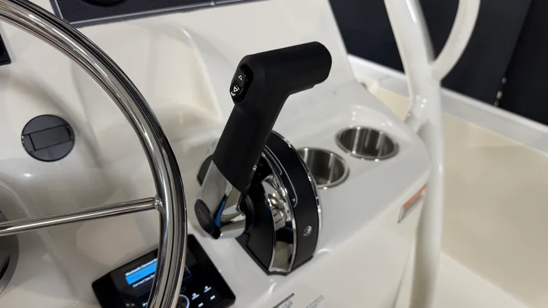 Slide: The Image of Boston Whaler 190 Montauk 2026 - 44