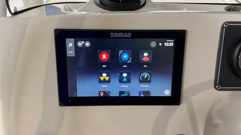 Slide: The Image of Boston Whaler 190 Montauk 2026 - 48