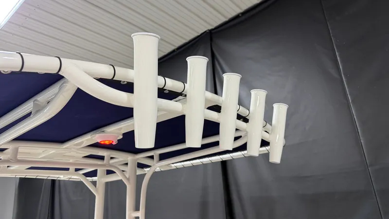 Slide: The Image of Boston Whaler 190 Montauk 2026 - 54