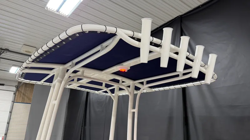 Slide: The Image of Boston Whaler 190 Montauk 2026 - 55