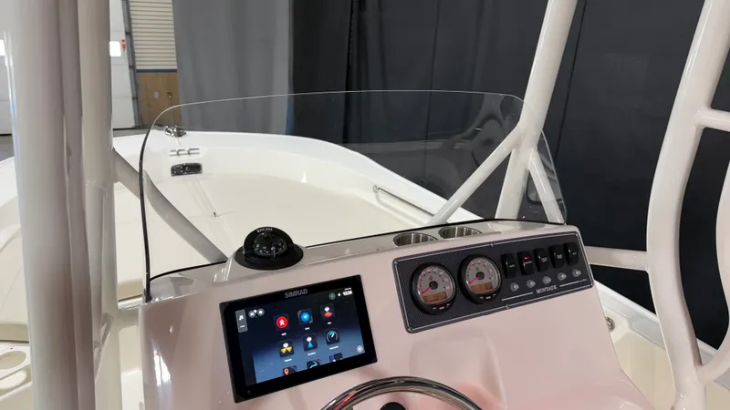 Slide: The Image of Boston Whaler 190 Montauk 2026 - 56