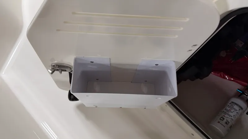 Slide: The Image of Boston Whaler 190 Montauk 2026 - 59