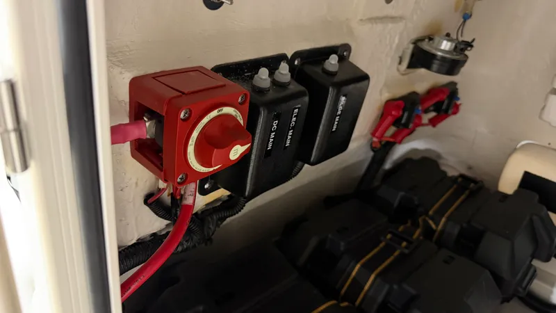 Slide: The Image of Boston Whaler 190 Montauk 2026 - 62