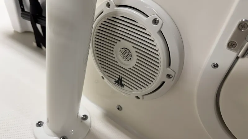 Slide: The Image of Boston Whaler 190 Montauk 2026 - 64