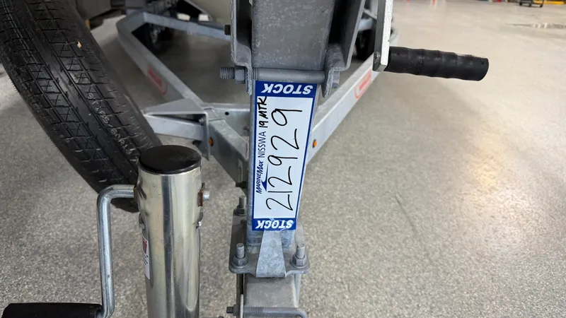 Slide: The Image of Boston Whaler 190 Montauk 2026 - 95