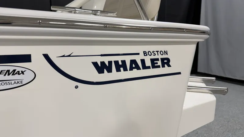 Slide: The Image of Boston Whaler 190 Montauk 2026 - 96